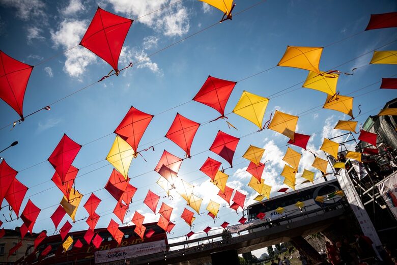 Всяка година фестивалът се провежда на различна локация