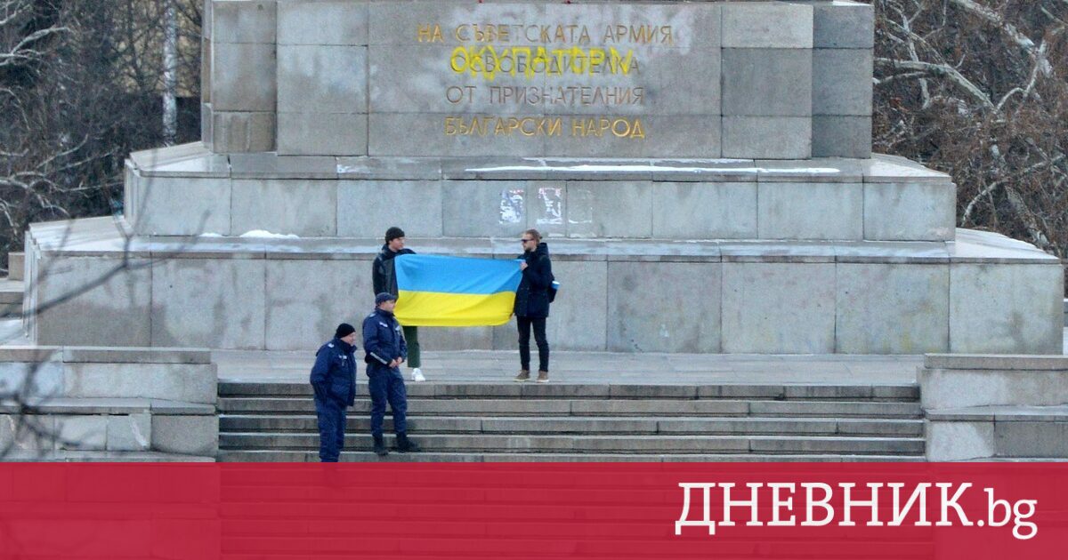 Кметът Васил Терзиев ще поиска от държавата скулптурите от Паметника на съветската армия