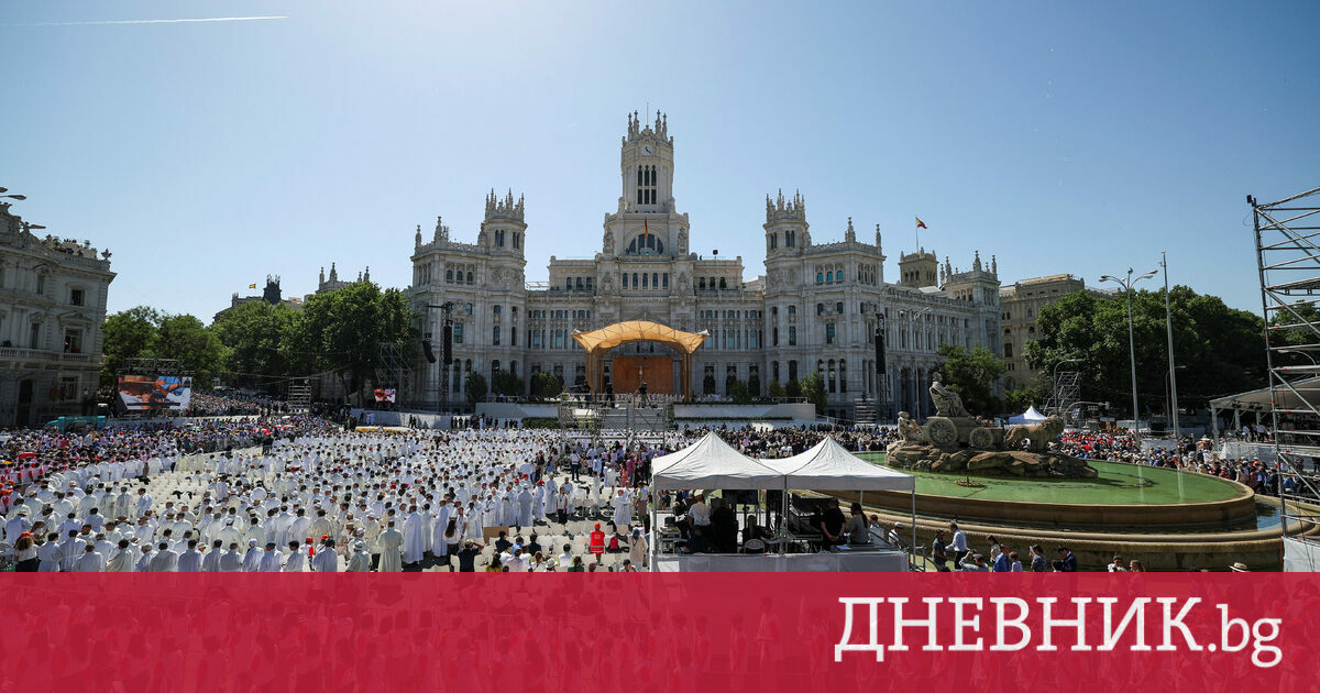 Стотици хиляди се събраха в Мадрид, за да видят папата