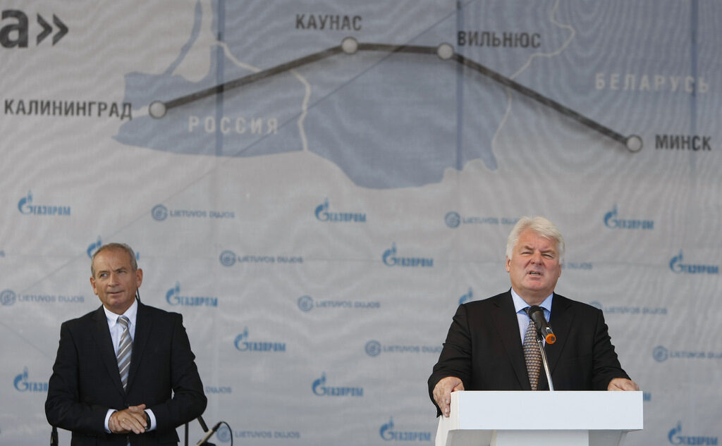 През 2009 г. Газпром договори с Литва полагането на газова връзка, която да свързва Минск с руския анклав Калининград.