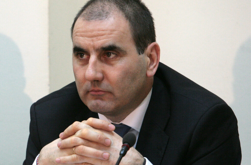 Министър Цветанов: Нелегалният цех е можел да задоволи една трета от пазара на цигари