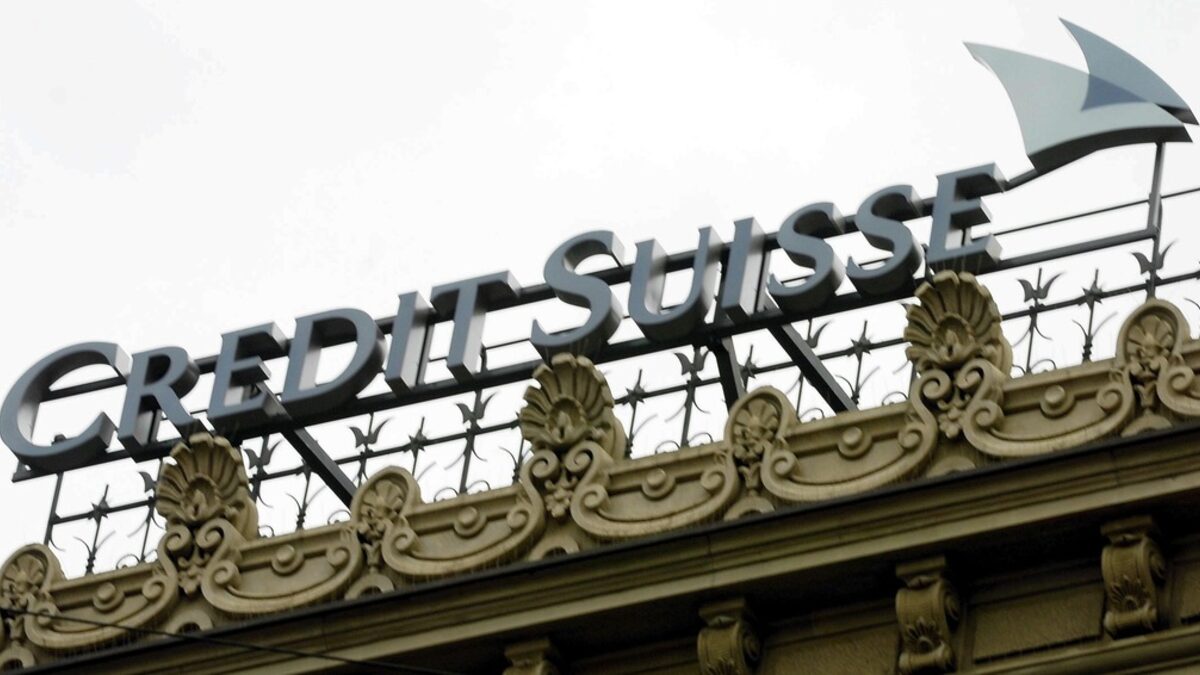 Credit Suisse е с по-ниска печалба от очакваната, ревизира прогнозите за представянето си
