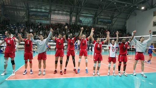 Българските шампиони пропуснаха няколко добри възможности в отделните геймове<br /> Българските шампиони пропуснаха няколко добри възможности в отделните геймове<br />