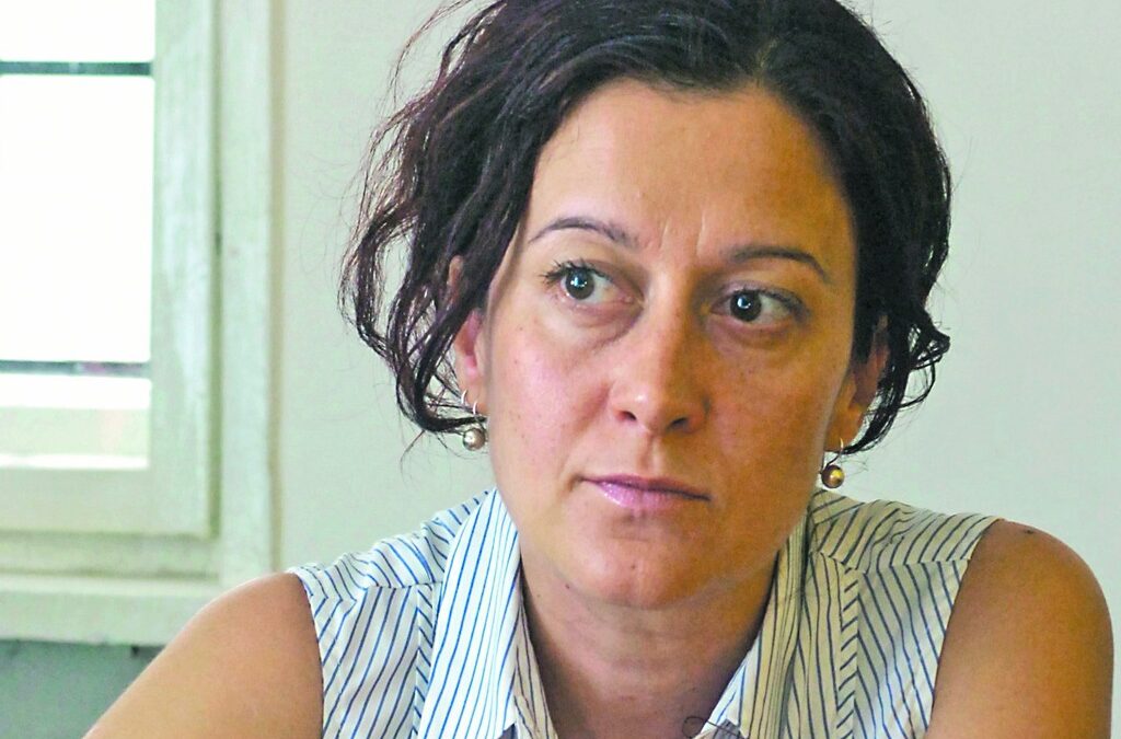 Антоанета Цонева: Сделката между ГЕРБ и ДЕЛА е като корпоративно поглъщане