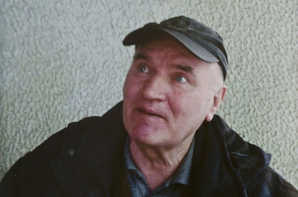 Младич влезе в болница