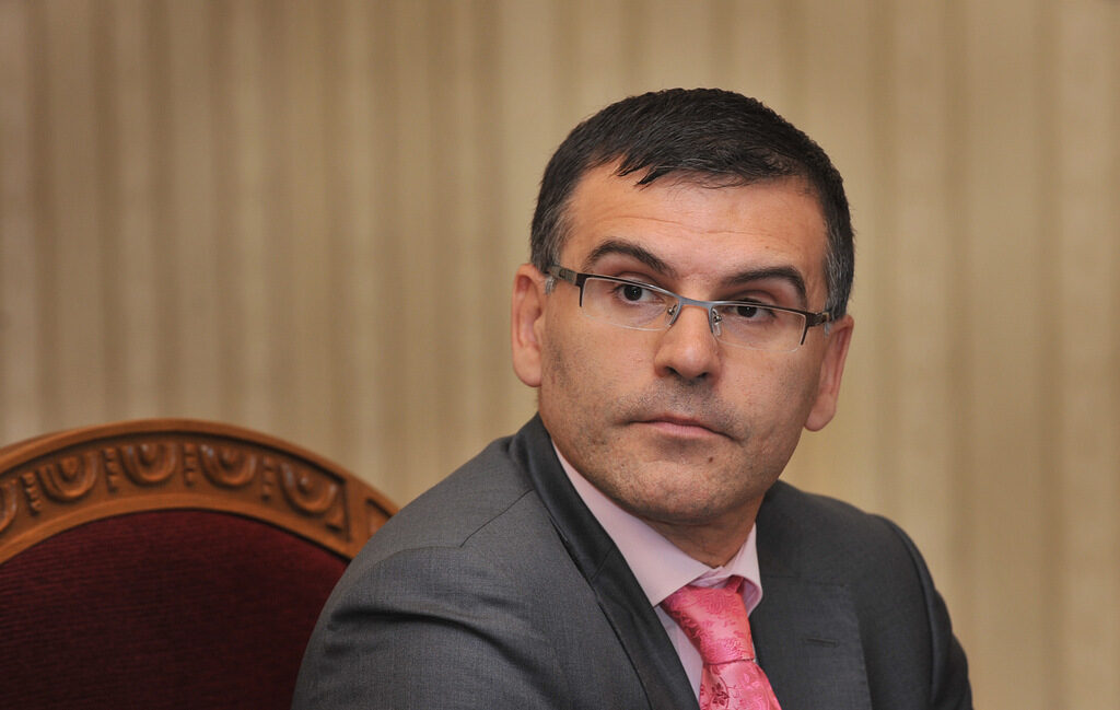 Дянков: В някои общини харчат, все едно светът свършва по време на изборите