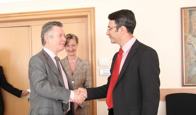 Брюксел: България да обявява свободния капацитет по транзитните газови тръби Брюксел: България да обявява свободния капацитет по транзитните газови тръби