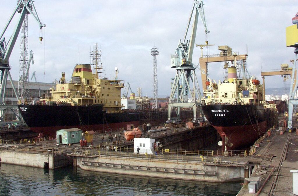 Варненска корабостроителница не е сключвала нов договор повече от две години