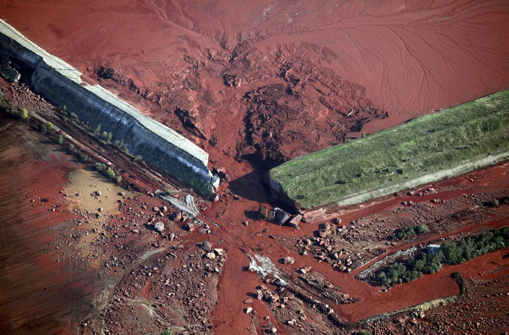 Глоба от 472 млн. евро за скъсаното хвостохранилище в Унгария
