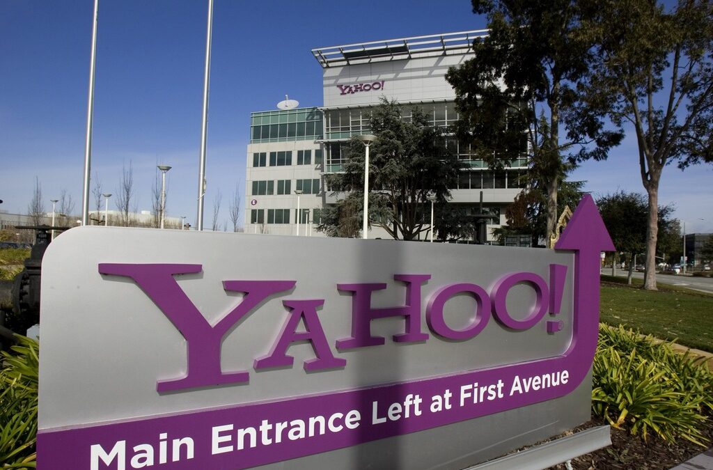 Yahoo забранява на евентуалните си купувачи да общуват помежду си