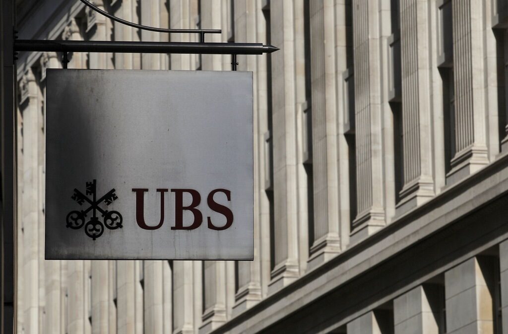 UBS отчете по-висока от очакваното печалба