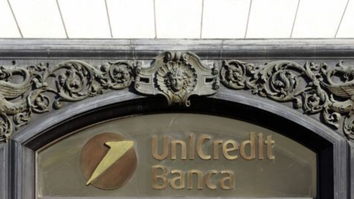 UniCredit обмисля емитирането на акции за 7.5 млрд. евро