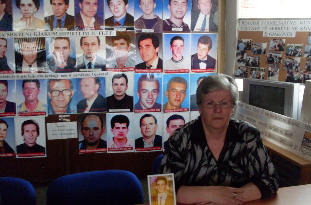 Несрете Кумнова създава сдружението Майчин плач, след като синът й изчезва по време на войната в Косово<br />
<br />