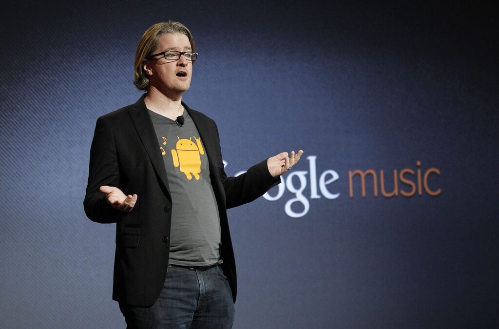 Инженерният директор на проекта Крис Йерга представя Google Music в Лос Анджелис.