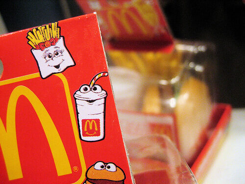 McDonalds вече няма да подарява играчки към детското си меню
