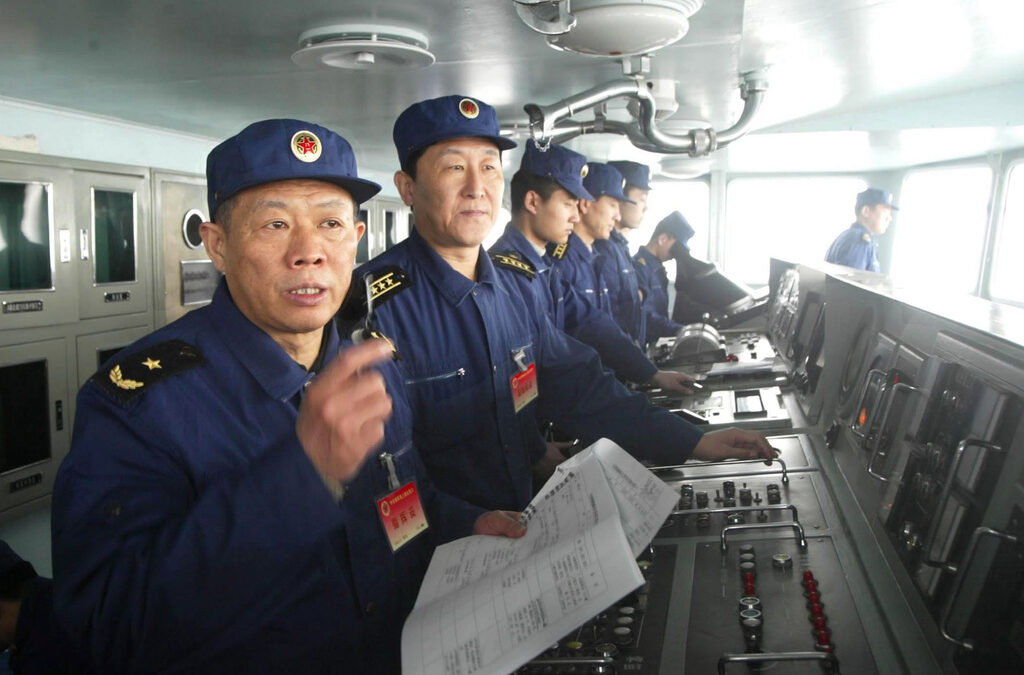 Китайски военноморски кораб по време на учения във Франция Китайски военноморски кораб по време на учения във Франция