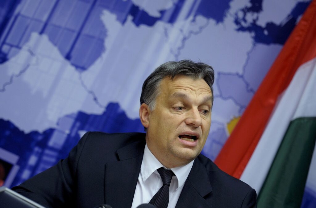 Премиерът популист Виктор Орбан все пак поиска помощ от МВФ, и то по-голяма от предишната.