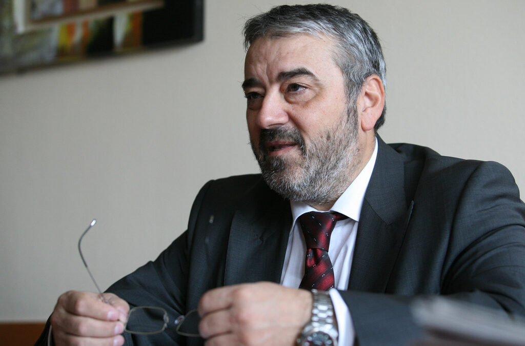 Семерджиев: Повече не можем да потискаме цените на тока