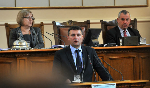 Валентин Николов