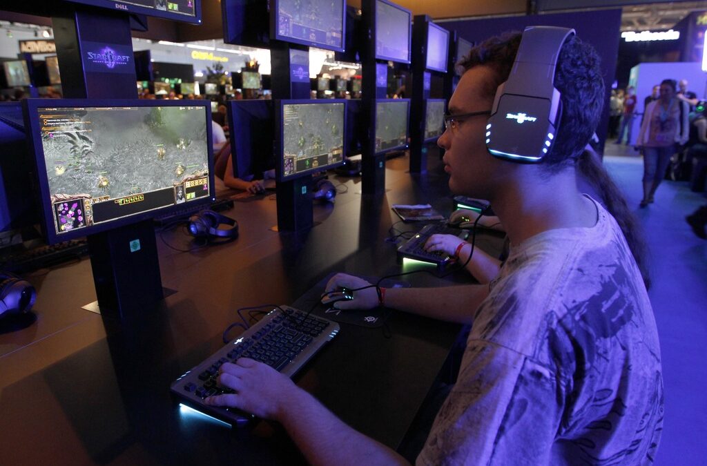 Blizzard съкращава близо 600 служители Blizzard съкращава близо 600 служители