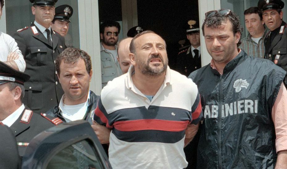 Полицията арестува Джузепе Полверино в Неапол през 1997 г.
