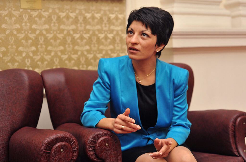 Десислава Атанасова, председател на здравната комисия