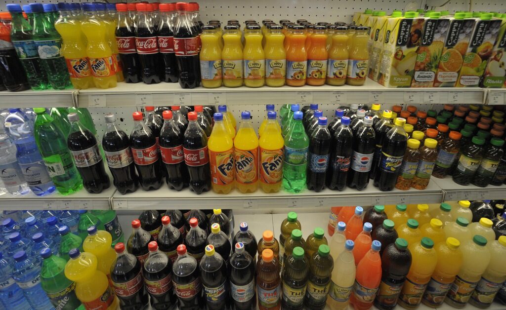 Карамеленият оцветител в напитките е напълно безопасен, твърдят производители