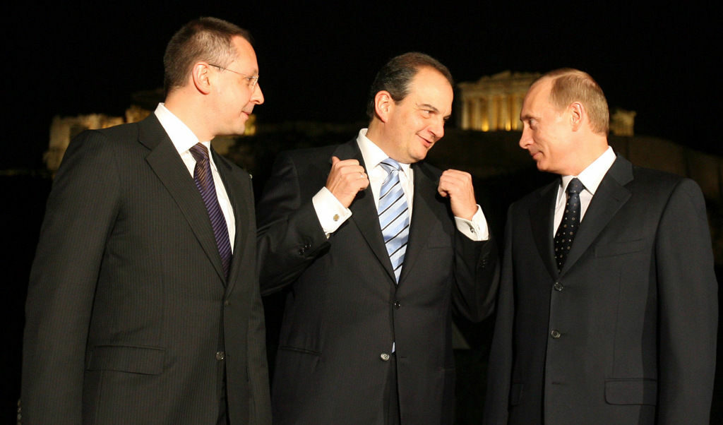 През 2007 г. премиерите на България Сергей Станишев, на Гърция Константинос Караманлис и на Русия Владимир Путин подписаха споразумението за петролопровода.