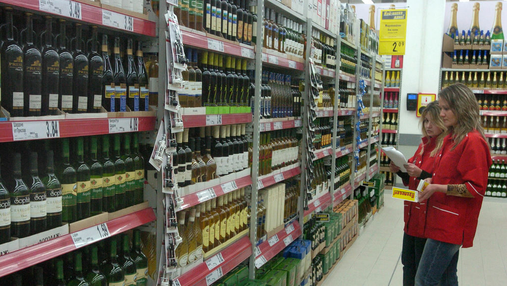 Спиртни напитки в супермаркет в София