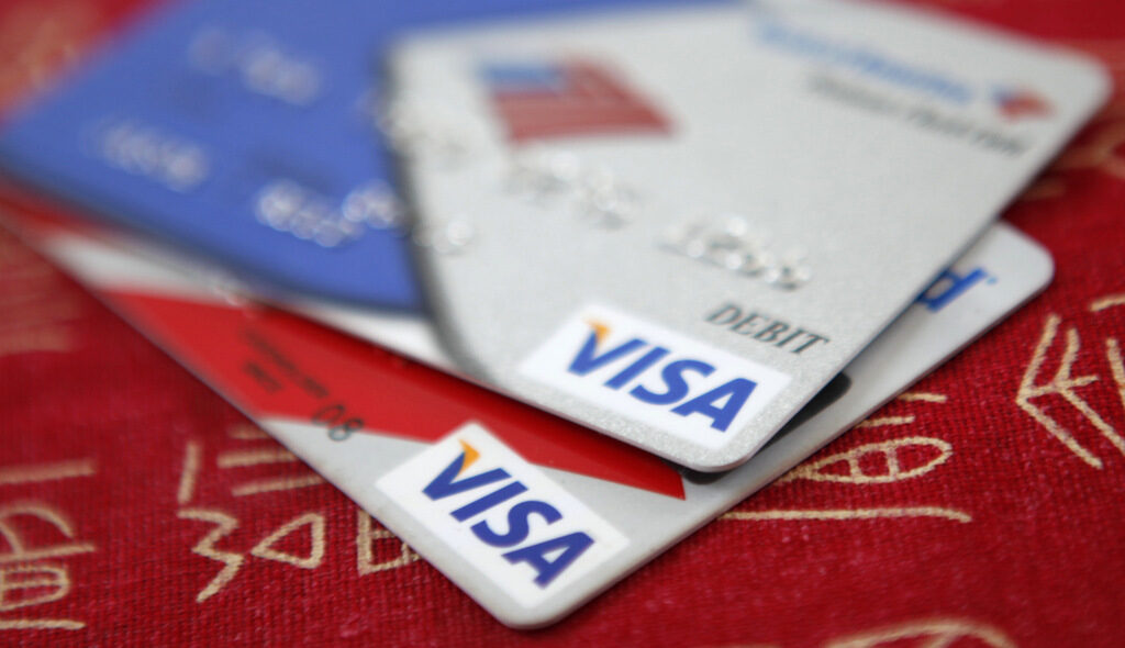 Личните данни на 1.5 млн. потребители на Visa и MasterCard може да са компрометирани