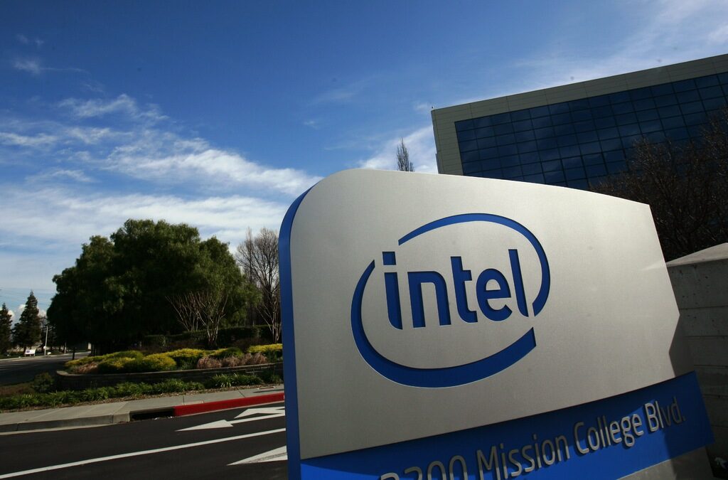 Intel пусна чиповете с 3D транзистори Ivy Bridge