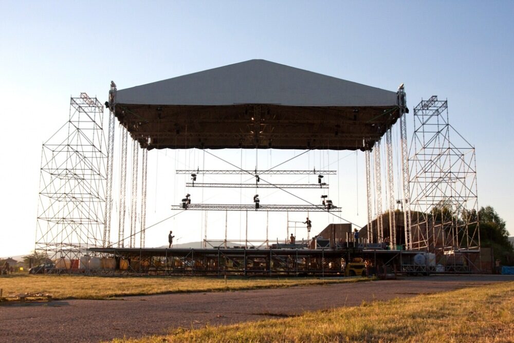 Строежа на основната сцена на Elevation 2012
