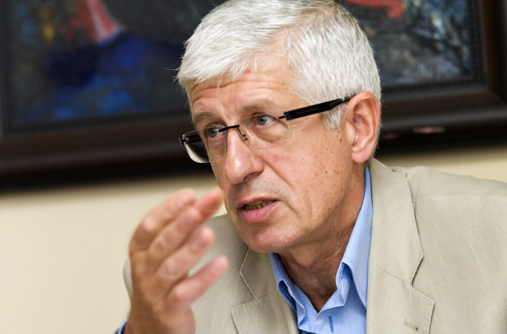 Румен Овчаров
