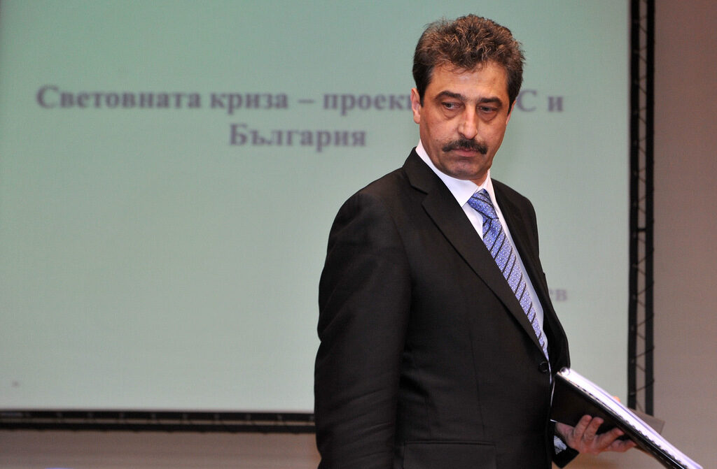 "Консорциумът между КТБ и VTB бе избран за предпочитания купувач за компанията от комитета на основните кредитори", каза Цветан Василев