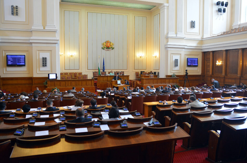 Парламентът ще гласува днес вота на недоверие на кабинета "Борисов"