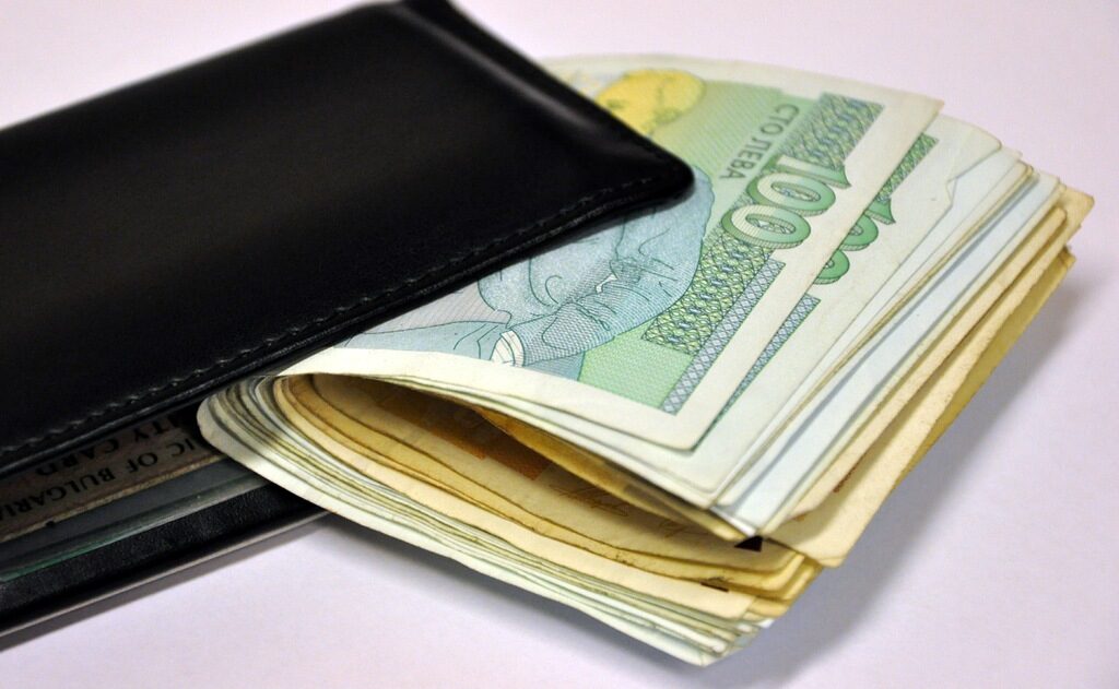 Лошите кредити на фирмите продължават да растат, потребителските спадат