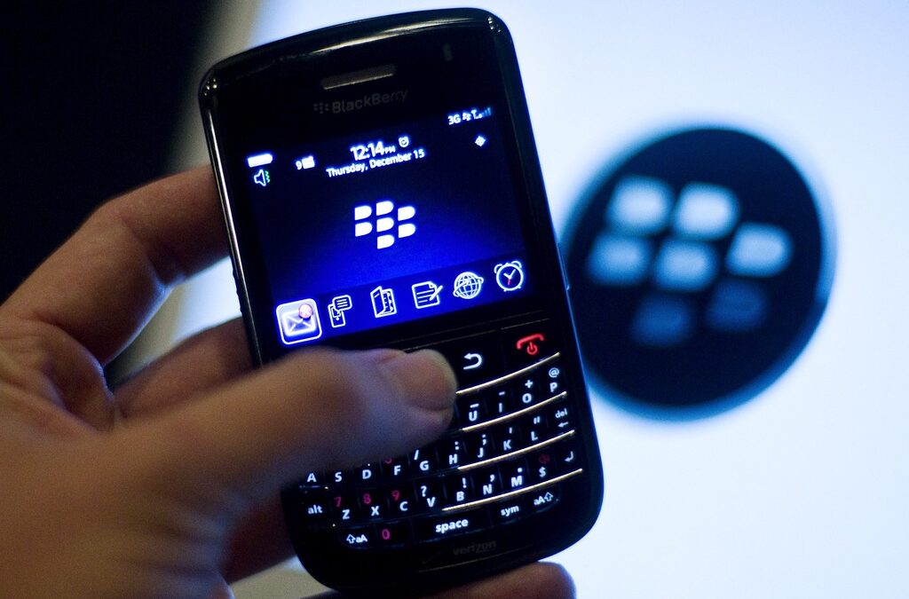 Притежателите на BlackBerry устройства трябва да са с повишено внимание към писма, които ги приканват да изтеглят прикачени файлове, за да приключат с регистрацията на своя акаунт.