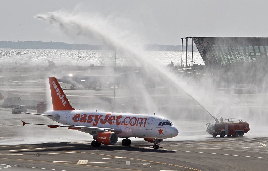 easyJet въвежда фиксирани места в самолетите си от ноември easyJet въвежда фиксирани места в самолетите си от ноември