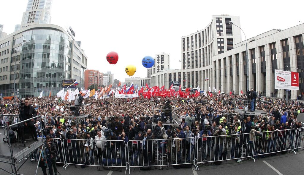По-рано тази година президентът Владимир Путин заяви, че протестите срещу преизбирането му са организирани от неправителствени организации, финансирани от САЩ.