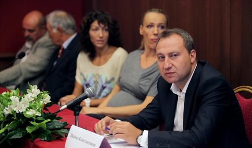 Президентът на "Марек" Ивайло Константинов заяви, че заради избора на хотел миналата година федерацията е изгубила 100 хил. лева само за месец<br />