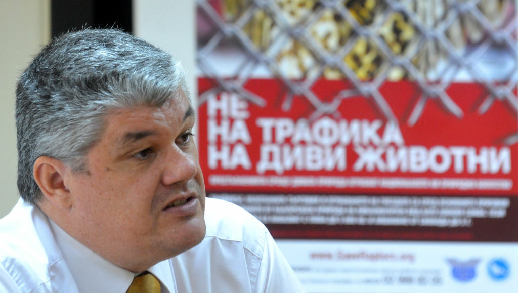 Гай Кларк оглавява екипа, специализиран в предотвратяване трафика на защитени видове към Британската гранична агенци. Гай Кларк оглавява екипа, специализиран в предотвратяване трафика на защитени видове към Британската гранична агенци.