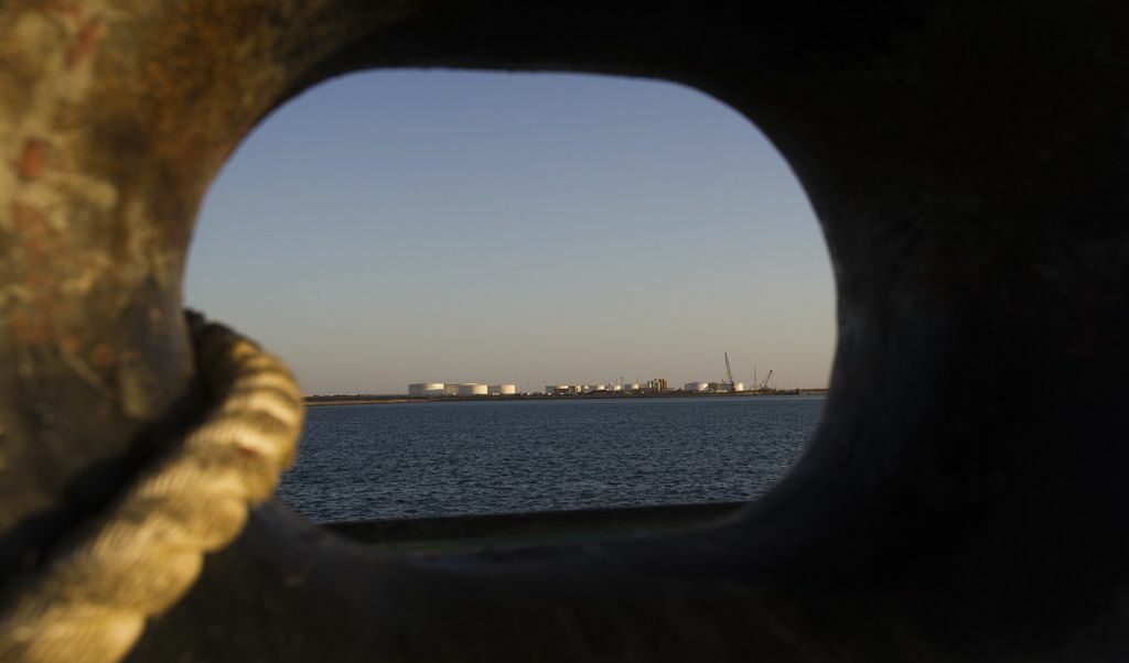 Spiegel: Иран планира петролен разлив, за да затвори Ормузкия проток