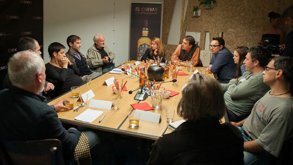 Срещата на тема "Изкуство" в инициативата на Chivas "12 стола"