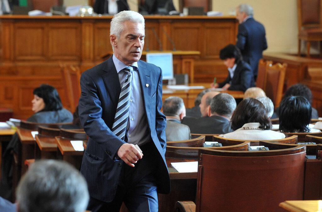 "Атака" иска Плевнелиев да прекръсти Кърджали на Деловград "Атака" иска Плевнелиев да прекръсти Кърджали на Деловград