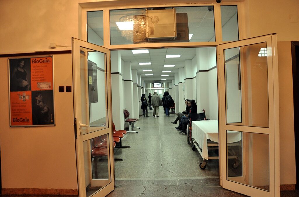 Стафилококова инфекция е причинила хранителното натравяне в Първа АГ болница