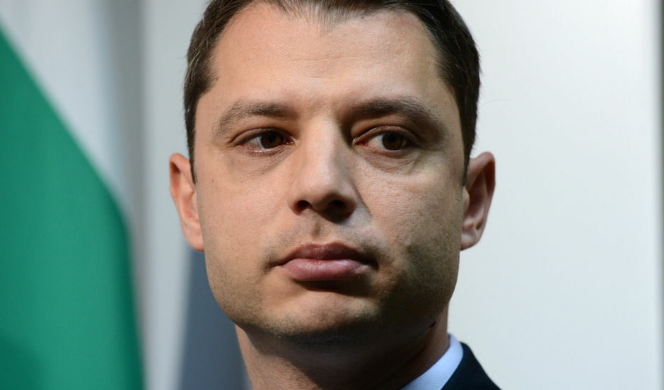 Делян Добрев