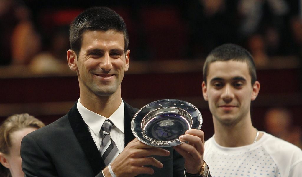 През 2012 г. Новак Джокович спечели Australian Open, игра финали на "Ролан Гарос" и US Open и завърши годината като номер 1 През 2012 г. Новак Джокович спечели Australian Open, игра финали на "Ролан Гарос" и US Open и завърши годината като номер 1