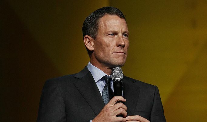 Армстронг напусна благотворителна си фондация Livestrong и е изправен пред съдебни искове от спонсори Армстронг напусна благотворителна си фондация Livestrong и е изправен пред съдебни искове от спонсори