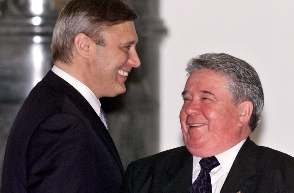 Михаил Касянов и Рем Вяхирев (вдясно) през 2001 г.