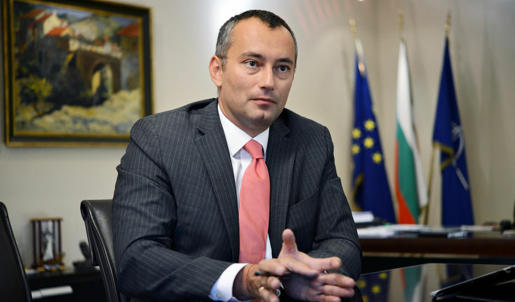 Николай Младенов